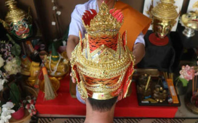 SUKANYA & LE TATOUAGE SACRÉ THAILANDAIS